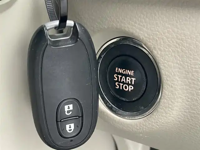 スズキ ラパン S 愛知県 2016(平28)年 6.2万km シフォンアイボリーメタリック 社外ナビ　ＥＴＣ　シートヒーター　禁煙車　ＴＶ　ＣＤ再生　ラジオ　ＨＩＤオートライト　プッシュスタート　レーダーブレーキサポート　衝突軽減装置　ツートンカラー　フロアマット　ドアバイザー　電格ミラー