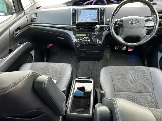 トヨタ エスティマ アエラス プレミアムエディション 福岡県 2013(平25)年 9万km ホワイトパールクリスタルシャイン ワンオーナー/HDDナビ/・バックカメラ/・フルセグTV/・BT/・CD/DVD/ビルトインETC/クルコン/両側パワスラ/前方ドラレコ/純正フロアマット/純正AW/HIDヘッドライト/オートライト/ハーフレザーシート/オットマン/三列シート/パワーシート(D席)