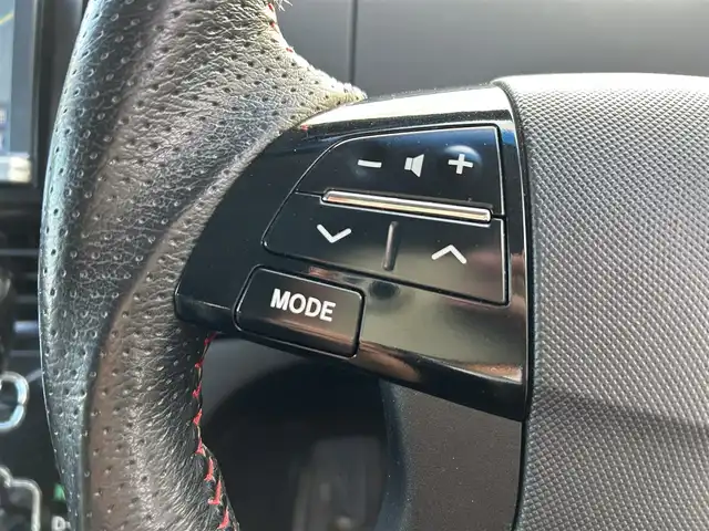 トヨタ エスティマ アエラス プレミアムエディション 福岡県 2013(平25)年 9万km ホワイトパールクリスタルシャイン ワンオーナー/HDDナビ/・バックカメラ/・フルセグTV/・BT/・CD/DVD/ビルトインETC/クルコン/両側パワスラ/前方ドラレコ/純正フロアマット/純正AW/HIDヘッドライト/オートライト/ハーフレザーシート/オットマン/三列シート/パワーシート(D席)