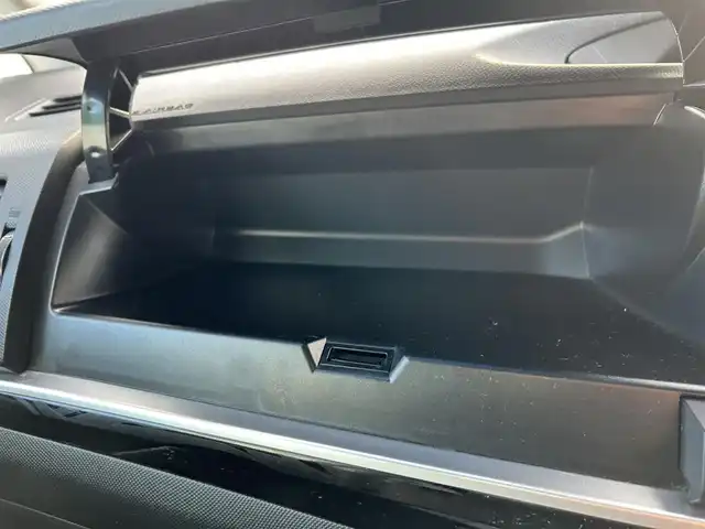 トヨタ エスティマ アエラス プレミアムエディション 福岡県 2013(平25)年 9万km ホワイトパールクリスタルシャイン ワンオーナー/HDDナビ/・バックカメラ/・フルセグTV/・BT/・CD/DVD/ビルトインETC/クルコン/両側パワスラ/前方ドラレコ/純正フロアマット/純正AW/HIDヘッドライト/オートライト/ハーフレザーシート/オットマン/三列シート/パワーシート(D席)