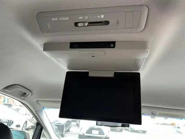 トヨタ エスティマ アエラス プレミアムエディション 福岡県 2013(平25)年 9万km ホワイトパールクリスタルシャイン ワンオーナー/HDDナビ/・バックカメラ/・フルセグTV/・BT/・CD/DVD/ビルトインETC/クルコン/両側パワスラ/前方ドラレコ/純正フロアマット/純正AW/HIDヘッドライト/オートライト/ハーフレザーシート/オットマン/三列シート/パワーシート(D席)