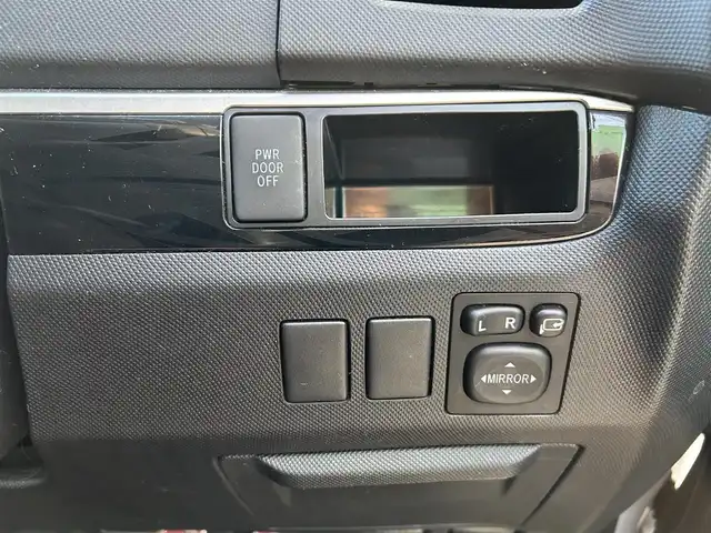 トヨタ エスティマ アエラス プレミアムエディション 福岡県 2013(平25)年 9万km ホワイトパールクリスタルシャイン ワンオーナー/HDDナビ/・バックカメラ/・フルセグTV/・BT/・CD/DVD/ビルトインETC/クルコン/両側パワスラ/前方ドラレコ/純正フロアマット/純正AW/HIDヘッドライト/オートライト/ハーフレザーシート/オットマン/三列シート/パワーシート(D席)