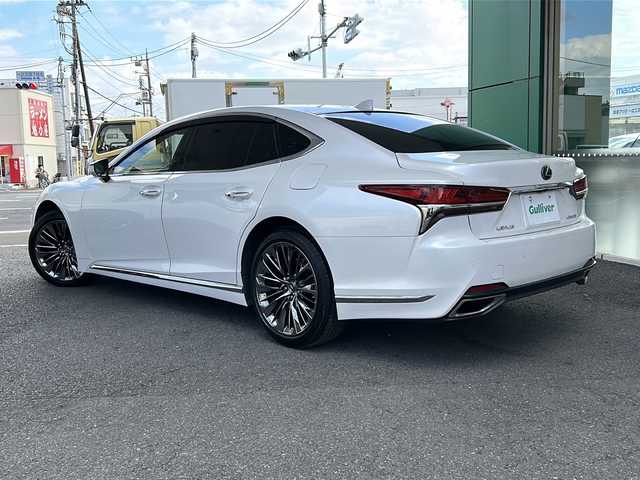 レクサス ＬＳ 500 エグゼクティブ 東京都 2018(平30)年 9.4万km ソニッククォーツ 純正ナビ/サンルーフ/茶レザーシート/後席モニター×２/リアエンターテイメントシステム/バックカメラ/全方位カメラ/HUD/追従型クルーズコントロール/エアサス/フルセグTV/BT/DVD/USB/AM/FM/Mark Levinson/シートヒーター（ALL）/エアーシート（ALL）/パワーシート（D＋N席）/シートメモリー（D＋N席）/BSM/ESP/SNOWモード/レーンキープアシスト/アイドリングストップ/純正LEDライト/純正アルミホイール/取扱説明書/保証書/スペアキー×２