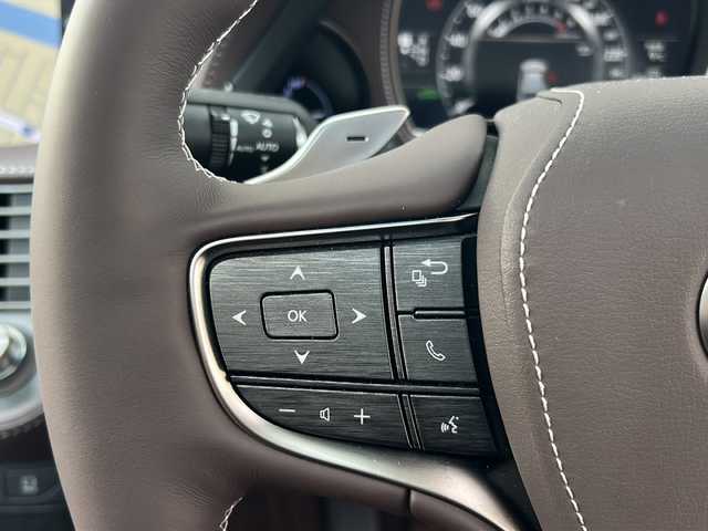 レクサス ＬＳ 500 エグゼクティブ 東京都 2018(平30)年 9.4万km ソニッククォーツ 純正ナビ/サンルーフ/茶レザーシート/後席モニター×２/リアエンターテイメントシステム/バックカメラ/全方位カメラ/HUD/追従型クルーズコントロール/エアサス/フルセグTV/BT/DVD/USB/AM/FM/Mark Levinson/シートヒーター（ALL）/エアーシート（ALL）/パワーシート（D＋N席）/シートメモリー（D＋N席）/BSM/ESP/SNOWモード/レーンキープアシスト/アイドリングストップ/純正LEDライト/純正アルミホイール/取扱説明書/保証書/スペアキー×２