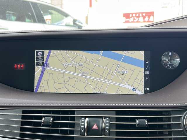 レクサス ＬＳ 500 エグゼクティブ 東京都 2018(平30)年 9.4万km ソニッククォーツ 純正ナビ/サンルーフ/茶レザーシート/後席モニター×２/リアエンターテイメントシステム/バックカメラ/全方位カメラ/HUD/追従型クルーズコントロール/エアサス/フルセグTV/BT/DVD/USB/AM/FM/Mark Levinson/シートヒーター（ALL）/エアーシート（ALL）/パワーシート（D＋N席）/シートメモリー（D＋N席）/BSM/ESP/SNOWモード/レーンキープアシスト/アイドリングストップ/純正LEDライト/純正アルミホイール/取扱説明書/保証書/スペアキー×２