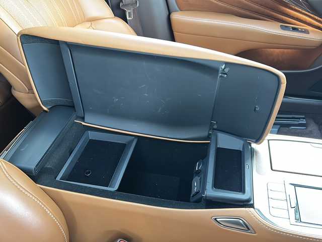 レクサス ＬＳ 500 エグゼクティブ 東京都 2018(平30)年 9.4万km ソニッククォーツ 純正ナビ/サンルーフ/茶レザーシート/後席モニター×２/リアエンターテイメントシステム/バックカメラ/全方位カメラ/HUD/追従型クルーズコントロール/エアサス/フルセグTV/BT/DVD/USB/AM/FM/Mark Levinson/シートヒーター（ALL）/エアーシート（ALL）/パワーシート（D＋N席）/シートメモリー（D＋N席）/BSM/ESP/SNOWモード/レーンキープアシスト/アイドリングストップ/純正LEDライト/純正アルミホイール/取扱説明書/保証書/スペアキー×２