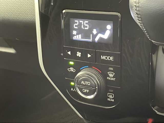 トヨタ ルーミー カスタムG S 東京都 2018(平30)年 5.7万km レーザーブルークリスタルシャイン 社外SDナビ　/　Bluetooth/CD/DVD/フルセグTV/バックカメラ/スマートアシスト2/衝突回避支援ブレーキ/衝突警報/車線逸脱警報/誤発進抑制制御/先行車発信お知らせ/クルーズコントロール　/両側パワースライドドア/ＥＴＣ　/ドライブレコーダー/LEDヘッドライト/フォグランプ/オートライト/アイドリングストップ　/純正14インチアルミホイール/純正フロアマット/ドアバイザー/ウォークスルー/後席サンシェード/プッシュスタート/スマートキー/ウィンカーミラー/電動格納ミラー/ステアリングスイッチ/フォグランプ