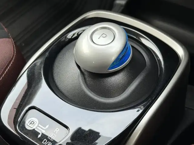 日産 ノート e－パワー X モード・プレミア 佐賀県 2017(平29)年 6.9万km スーパーブラック インテリジェントエマージェンシーブレーキ/踏み間違い衝突防止アシスト/LDW（車線逸脱警報）/インテリジェントアラウンドビューモニター/インテリジェントルームミラー/純正ナビTV/フルセグTV/CD/DVD/Bluetooth//純正ドライブレコーダー/純正15インチアルミホイール/純正LEDヘッドライト/純正フォグランプ/純正フロアマット/インテリジェントキー/プッシュエンジンスタート