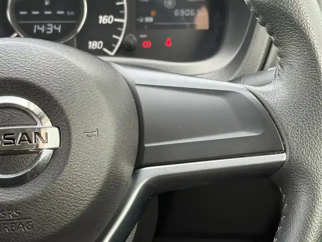 日産 ノート e－パワー X モード・プレミア 佐賀県 2017(平29)年 6.9万km スーパーブラック インテリジェントエマージェンシーブレーキ/踏み間違い衝突防止アシスト/LDW（車線逸脱警報）/インテリジェントアラウンドビューモニター/インテリジェントルームミラー/純正ナビTV/フルセグTV/CD/DVD/Bluetooth//純正ドライブレコーダー/純正15インチアルミホイール/純正LEDヘッドライト/純正フォグランプ/純正フロアマット/インテリジェントキー/プッシュエンジンスタート