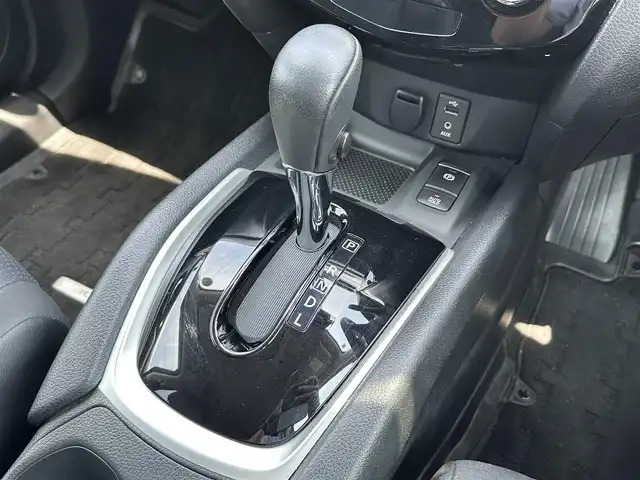 日産 エクストレイル 20X 群馬県 2017(平29)年 4.9万km ダイヤモンドブラック 禁煙車/パートタイム4WD/エマージェンシーブレーキ/純正メーカーOP/ナビTV/（AUX/HDMI/Bluetooth/フルセグTV）/純正LEDオートライト/純正フォグ/純正18インチアルミ/純正フロアマット/プロパイロット/アラウンドビューモニター/ダウンヒルアシストコントロール/電子パーキング/オートホールド/クリアランスソナー/パワーバックドア/撥水カプロンシート/電動格納ミラー/本革巻ハンドル/インテリジェントキー/プッシュエンジンスタート