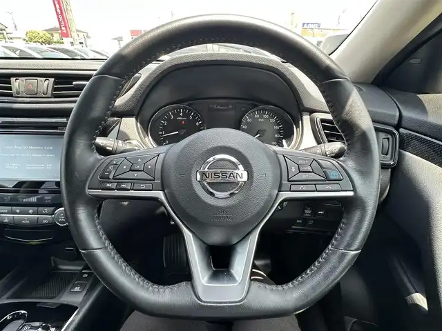 日産 エクストレイル 20X 群馬県 2017(平29)年 4.9万km ダイヤモンドブラック 禁煙車/パートタイム4WD/エマージェンシーブレーキ/純正メーカーOP/ナビTV/（AUX/HDMI/Bluetooth/フルセグTV）/純正LEDオートライト/純正フォグ/純正18インチアルミ/純正フロアマット/プロパイロット/アラウンドビューモニター/ダウンヒルアシストコントロール/電子パーキング/オートホールド/クリアランスソナー/パワーバックドア/撥水カプロンシート/電動格納ミラー/本革巻ハンドル/インテリジェントキー/プッシュエンジンスタート