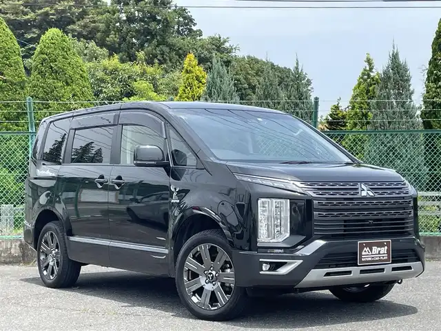 三菱 デリカＤ：５ ジャスパー 千葉県 2023(令5)年 3.1万km ブラックダイヤモンド/グラファイトグレーメタリック ディーゼル/４WD/８人乗り/DELICA D:5オリジナル10.1型ナビ/CD/DVD/Bluetooth/USB/SD/AM/FM/アラウンドビューモニター/衝突軽減ブレーキ/車線逸脱警報システム/レーダークルーズコントロール/誤発進抑制機能/オートマチックハイビーム/両側パワースライドドア /電動サイドステップ/パワーバックドア/ETC/オートワイパー/パワーシート /シートヒーター /電子パーキング/革巻きステアリング/ハンドルヒーター /パドルシフト/ステアリングチルド機構
