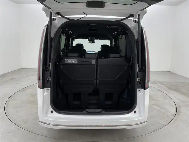 ホンダ ステップワゴン スパーダ eHEV 福岡県 2025(令7)年 0.1万km未満 プラチナホワイトパール 登録済未使用車　/純正ナビ　/Ｂカメラ　/ＡＣＣ　/コーナーセンサー　/衝突軽減　/レーンキープ　/ＢＳＭ　/踏み間違い防止　/パドルシフト　/両側電動スライドドア　/ハーフレザー　/シートヒーター　/パワーバックドア　/ＬＥＤ