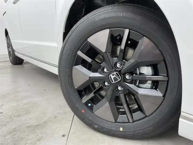 ホンダ ステップワゴン スパーダ eHEV 福岡県 2025(令7)年 0.1万km未満 プラチナホワイトパール 登録済未使用車　/純正ナビ　/Ｂカメラ　/ＡＣＣ　/コーナーセンサー　/衝突軽減　/レーンキープ　/ＢＳＭ　/踏み間違い防止　/パドルシフト　/両側電動スライドドア　/ハーフレザー　/シートヒーター　/パワーバックドア　/ＬＥＤ
