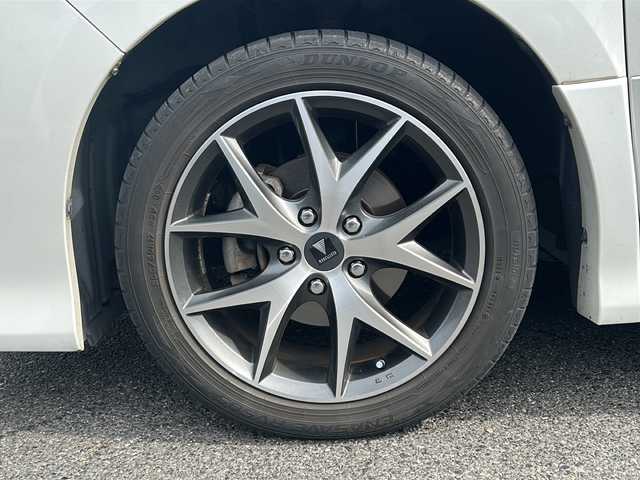 トヨタ ヴォクシー ZS 煌 愛知県 2015(平27)年 10.1万km ホワイトパールクリスタルシャイン /禁煙車//純正９インチナビ・フルセグTV/　(NSZT-Y64T)//ビルトインETC//バックカメラ//両側パワースライドドア//前後ドライブレコーダー//純正フリップダウンモニター/　(V11T-R62G)//LEDオートライト//プッシュスタート//モデリスタ１５インチアルミ//社外テールレンズ//電動格納ミラーウインカー//純正ドアバイザー//純正フロアマット//新車保証書