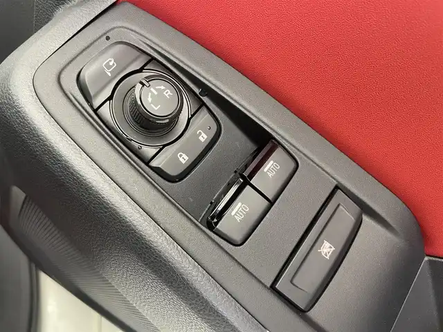 トヨタ ＧＲ８６ RZ 富山県 2023(令5)年 0.4万km クリスタルホワイトパール ワンオーナー/純正9インチナビ（AM/FM/CD/DVD/SD/USB/BT）/フルセグTV/バックカメラ/クルーズコントロール/後側方警戒支援システム/オートライト/LEDヘッドライト/レッドアクセント入りハーフレザーシート/前席シートヒーター/ドライブレコーダー前後/ETC/スマートキー×２/プッシュスタート/取扱説明書/保証書/ナビ取扱説明書