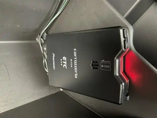 トヨタ ＧＲ８６ RZ 富山県 2023(令5)年 0.4万km クリスタルホワイトパール ワンオーナー/純正9インチナビ（AM/FM/CD/DVD/SD/USB/BT）/フルセグTV/バックカメラ/クルーズコントロール/後側方警戒支援システム/オートライト/LEDヘッドライト/レッドアクセント入りハーフレザーシート/前席シートヒーター/ドライブレコーダー前後/ETC/スマートキー×２/プッシュスタート/取扱説明書/保証書/ナビ取扱説明書