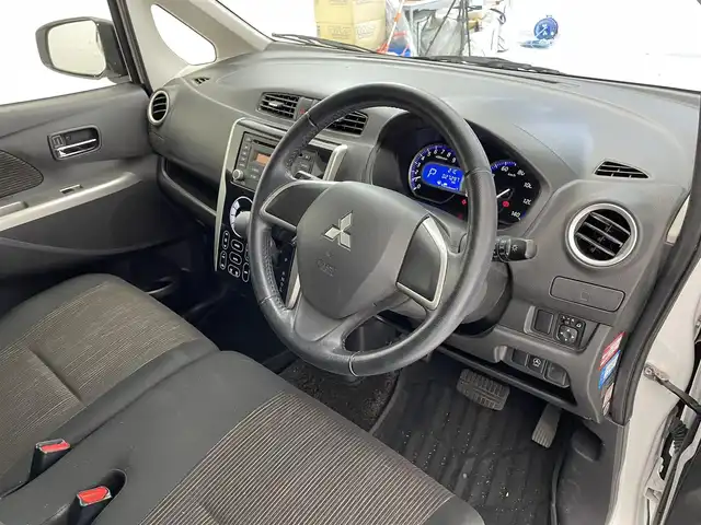 三菱 ｅＫカスタム G 滋賀県 2014(平26)年 2.8万km シルキーホワイト 禁煙車/オーディオ/AUX/MP3/CD/プッシュスタート/アイドリングストップ/革巻きステアリング/電格ミラー/フォグライト/キセノンライト/ウィンカーミラー