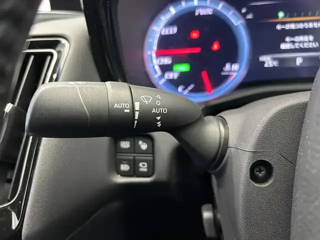 トヨタ クラウン ハイブリッド RS アドバンス 鹿児島県 2019(令1)年 5.5万km ホワイトパールクリスタルシャイン トヨタセーフティセンス/・プリクラッシュセーフティ/・レーントレーシングアシスト/・全車速追従機能付レーダークルーズコントロール/・ロードサインアシスト/・アダプティブハイビームシステム/先行車発進告知機能/ブラインドスポットモニター/パノラミックビューモニター/インテリジェントパーキングアシスト2/バックカメラ/純正8インチSDナビ/（CD/DVD/Bluetooth/SD/AUX/USB）/ビルトインETC2.0/純正前方ドライブレコーダー/ステアリングリモコン/レザーシート/前席シートヒーター/前席シートベンチレーション/前席パワーシート/デジタルインナーミラー/純正フロアマット/純正18インチアルミ