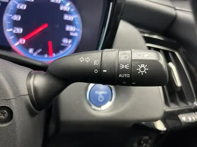 トヨタ クラウン ハイブリッド RS アドバンス 鹿児島県 2019(令1)年 5.5万km ホワイトパールクリスタルシャイン トヨタセーフティセンス/・プリクラッシュセーフティ/・レーントレーシングアシスト/・全車速追従機能付レーダークルーズコントロール/・ロードサインアシスト/・アダプティブハイビームシステム/先行車発進告知機能/ブラインドスポットモニター/パノラミックビューモニター/インテリジェントパーキングアシスト2/バックカメラ/純正8インチSDナビ/（CD/DVD/Bluetooth/SD/AUX/USB）/ビルトインETC2.0/純正前方ドライブレコーダー/ステアリングリモコン/レザーシート/前席シートヒーター/前席シートベンチレーション/前席パワーシート/デジタルインナーミラー/純正フロアマット/純正18インチアルミ