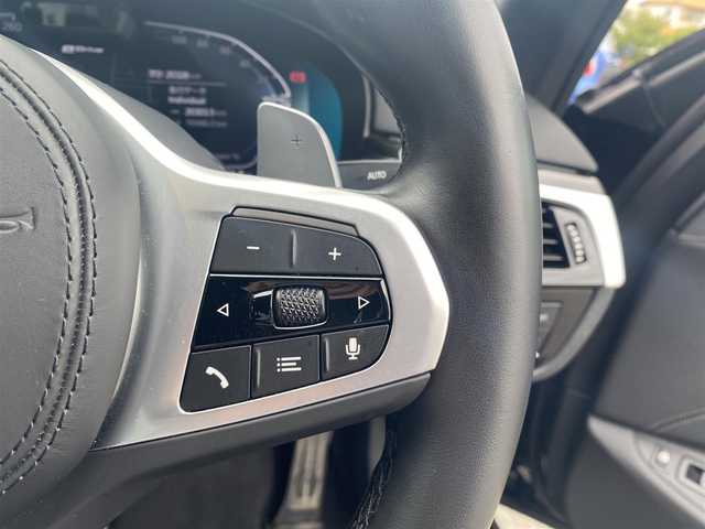 ＢＭＷ ５３０ｅ Mスポーツ 福岡県 2022(令4)年 2.1万km サファイアブラックP ・1オーナー/・サンルーフ/・アダプティブクルーズコントロール/・純正HDDナビ/USB/Bluetooth/AppleCarPlay/・全方位カメラ/・黒革シート/シートヒーター/・社外前後ドライブレコーダー/・フルセグ/・ETC/・純正19AW/・プッシュスタート/・パーキングアシスト/・スマートキー/・スペアキー/・パワーシート/・レーンキープアシスト/・オートライト/・LEDライト/・保証書/・取扱説明書