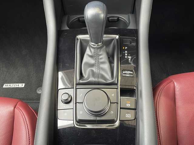 マツダ マツダ３ファストバック 20S バーガンディセレクション 静岡県 2020(令2)年 1.5万km ポリメタルグレーM 純正ナビ/・FM/AM/・Bluetooth/・USB/・CD/DVD/・メモリーオーディオ/・フルセグTV/・HDMI/主要装備/・３６０°ビューモニター/・レーダークルコン/・ＥＴＣ/・パワーシート/・アイドリングストップ/・コーナーセンサー/・ＨＵＤ/・シートヒーター/・ステアリングヒーター/・ドライブレコーダー/・ＬＥＤヘッドライト/・ブラインドスポットモニタリング/・車線逸脱警報システム/・レーンキープアシスト/・ディスタンススピードアラート/・スマートブレーキサポート
