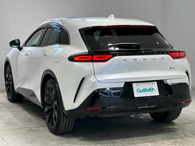 トヨタ クラウン スポーツ Z 宮城県 2024(令6)年 1.8万km プレシャスホワイトパール ワンオーナー/4WD/ガラスルーフ/純正ディスプレイオーディオ/全方位車外カメラ/フルセグTV/HDMI入力端子/トヨタセーフティーセンス/・プリクラッシュセーフティ/・レーントレーシングアシスト/・レーンディパーチャーアラート/・レーダークルーズコントロール/・オートマチックハイビーム/・ロードサインアシスト/・プロアクティブドライビングアシスト/・ドライバー異常時対応システム/・プロアクティブドライビングアシスト/・フロントクロストラフィックアラート/トヨタチームメイト/・アドバンスト　パーク/・アドバンスト　ドライブ/ブラインドスポットモニター/ヘッドアップディスプレイ/純正ビルドインETC2.0/ドライブレコーダー前後/オートライト/オートマチックハイビーム/電動リアゲート/シートメモリー/シートヒーター/エアーシート/ハンドルヒーター/パワーシート/レザーシート/純正21インチアルミホイール/純正LEDヘッドライト/サイドバイザー