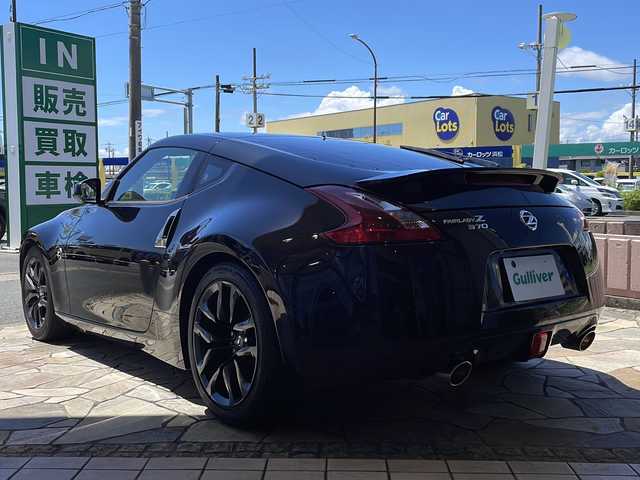 日産 フェアレディ Ｚ バージョンT 静岡県 2018(平30)年 2.8万km ダイヤモンドブラック 純正メーカーナビ/・FM/・AM/・CD/DVD/・フルセグTV/・Bluetooth/主要装備/・１８インチ純正アルミ/・運転席＋助手席パワーシート/・運転席＋助手席シートヒーター/・ＥＴＣ/・ドラレコ/・リアフォグランプ/・ＨＩＤヘッドライト/・ＢＯＳＥスピーカー/・バックカメラ/・パドルシフト/・ステアリングスイッチ