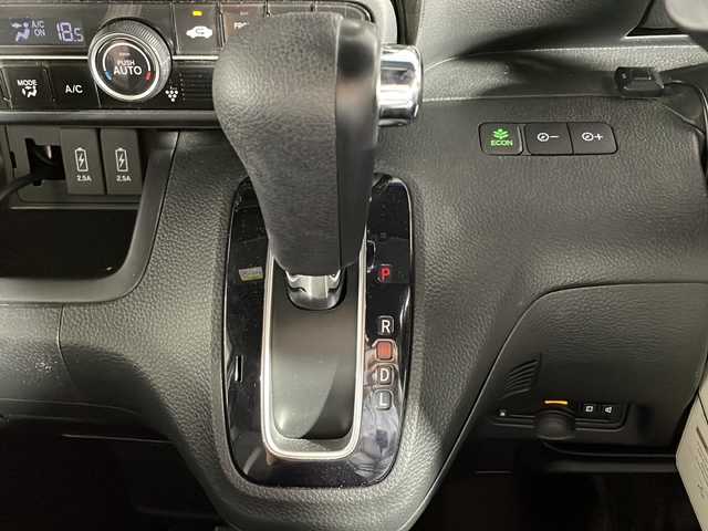 ホンダ Ｎ ＢＯＸ カスタム G L ホンダセンシング 沖縄県 2018(平30)年 5.4万km クリスタルブラックパール 禁煙車　/９インチナビ（AVIC-CL902）/（フルセグＴＶ　Ｂｌｕｅｔｏｏｔｈ接続　ＣＤＤＶＤ再生）　/バックカメラ/クルーズコントロール　/片側パワースライド　/コーナーセンサー　/衝突軽減システム/ＥＴＣ　/ＬＥＤヘッドライト　/オートライト/オートマチックハイビーム/純正アルミホイール/純正マット/ドアバイザー