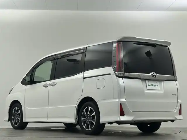 トヨタ ノア Si ダブルバイビー 埼玉県 2017(平29)年 4.7万km ホワイトパールクリスタルシャイン 純正10型ナビ 純正12型後席モニター 両側パワースライドドア クルーズコントロール バックカメラ フロントカメラ ハーフレザーシート オートハイビーム ドライブレコーダー Bluetooth ETC
