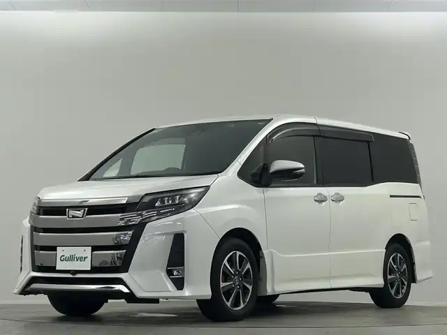 トヨタ ノア Si ダブルバイビー 埼玉県 2017(平29)年 4.7万km ホワイトパールクリスタルシャイン 純正10型ナビ 純正12型後席モニター 両側パワースライドドア クルーズコントロール バックカメラ フロントカメラ ハーフレザーシート オートハイビーム ドライブレコーダー Bluetooth ETC