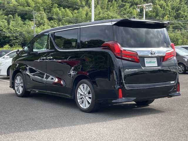 トヨタ アルファード S 佐賀県 2020(令2)年 3.3万km ブラック 純正ディスプレイオーディオ/ナビキット/DVDキット/バックカメラ/両側パワースライドドア/プリクラッシュセーフティ/レーンディパーチャーアラート/オートハイビーム/アダプティブクルーズコントロール/クリアランスソナー/電動パーキングブレーキ/オートブレーキホールド/ETC/ドライブレコーダー/オットマン/ステアリングリモコン/プッシュスタート/スマートキー/LEDヘッドライト/フォグライト/純正アルミホイール