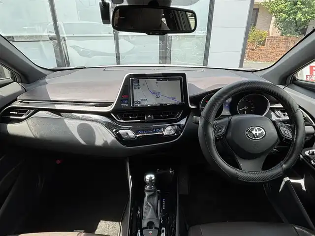 トヨタ Ｃ－ＨＲ G 宮城県 2017(平29)年 11万km ホワイトパールクリスタルシャイン ・衝突被害軽減システム/・レーンキープアシスト/・純正9インチナビ（AM/FM.CD/DVD.BT.フルセグ）/・バックカメラ/・レーダークルーズコントロール/・前後コーナーセンサー/・スマートキー/・スペアキー/・プッシュスタート/・LED/・オートライト/・オートハイビーム/・D/N席シートヒーター/・純正ドライブレコーダー/・純正AWスタッドレス積載/・電格ミラー/・ウインカーミラー