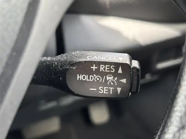 トヨタ Ｃ－ＨＲ G 宮城県 2017(平29)年 11万km ホワイトパールクリスタルシャイン ・衝突被害軽減システム/・レーンキープアシスト/・純正9インチナビ（AM/FM.CD/DVD.BT.フルセグ）/・バックカメラ/・レーダークルーズコントロール/・前後コーナーセンサー/・スマートキー/・スペアキー/・プッシュスタート/・LED/・オートライト/・オートハイビーム/・D/N席シートヒーター/・純正ドライブレコーダー/・純正AWスタッドレス積載/・電格ミラー/・ウインカーミラー