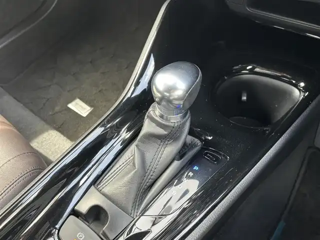 トヨタ Ｃ－ＨＲ G 宮城県 2017(平29)年 11万km ホワイトパールクリスタルシャイン ・衝突被害軽減システム/・レーンキープアシスト/・純正9インチナビ（AM/FM.CD/DVD.BT.フルセグ）/・バックカメラ/・レーダークルーズコントロール/・前後コーナーセンサー/・スマートキー/・スペアキー/・プッシュスタート/・LED/・オートライト/・オートハイビーム/・D/N席シートヒーター/・純正ドライブレコーダー/・純正AWスタッドレス積載/・電格ミラー/・ウインカーミラー
