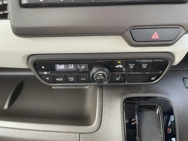 ホンダ Ｎ ＢＯＸ L ターボ 千葉県 2021(令3)年 2万km クリスタルブラックパール 登録時19262km/純正SDナビ【VXM-215Ci】/バックカメラ/両後パワースライドドア/HONDA SENSING/・アダプティブクルーズコントロール/・衝突軽減ブレーキ/・車線維持支援システム/・誤発進抑制機能/・先行車発進お知らせ機能/・オートハイビーム/・標識認識機能/前席シートヒーター/スマートキー/コーナーセンサー/パドルシフト/ヘッドライトレベライザー/純正LEDヘッドライト/本革巻きステアリング/ドアバイザー/サイド＆カーテンエアバッグ