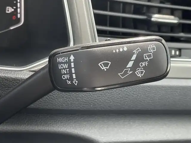 フォルクスワーゲン ＶＷ Ｔ－ロック TDI スタイル デザインPKG 東京都 2021(令3)年 1.7万km 黒 純正ナビ/フルセグTV/バックモニター/AppleCarplay/android auto/アダプティブクルーズコントロール/デジタルメーター・クラスター/スマートキー/プッシュスタート/LEDヘッドライト/ビルトインETC/純正17インチアルミホイール/アイドリングストップ・ブレーキサポート/レーンアシスト・ブラインドスポット/フロントアシスト・リアトラフィックアラート/アダプティブクルーズコントロール