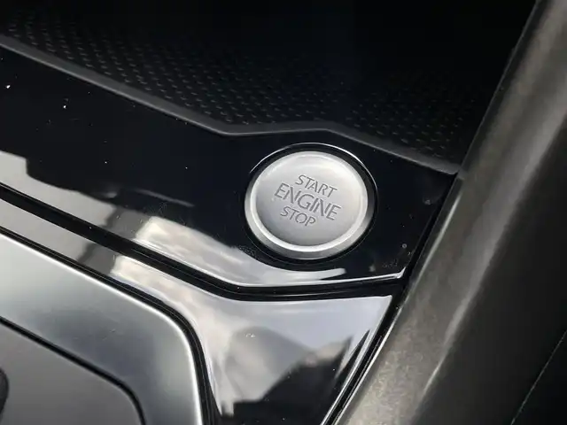 フォルクスワーゲン ＶＷ Ｔ－ロック TDI スタイル デザインPKG 東京都 2021(令3)年 1.7万km 黒 純正ナビ/フルセグTV/バックモニター/AppleCarplay/android auto/アダプティブクルーズコントロール/デジタルメーター・クラスター/スマートキー/プッシュスタート/LEDヘッドライト/ビルトインETC/純正17インチアルミホイール/アイドリングストップ・ブレーキサポート/レーンアシスト・ブラインドスポット/フロントアシスト・リアトラフィックアラート/アダプティブクルーズコントロール