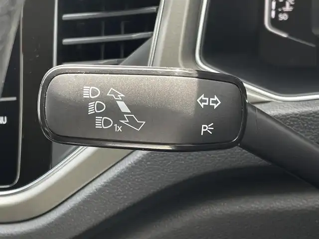 フォルクスワーゲン ＶＷ Ｔ－ロック TDI スタイル デザインPKG 東京都 2021(令3)年 1.7万km 黒 純正ナビ/フルセグTV/バックモニター/AppleCarplay/android auto/アダプティブクルーズコントロール/デジタルメーター・クラスター/スマートキー/プッシュスタート/LEDヘッドライト/ビルトインETC/純正17インチアルミホイール/アイドリングストップ・ブレーキサポート/レーンアシスト・ブラインドスポット/フロントアシスト・リアトラフィックアラート/アダプティブクルーズコントロール