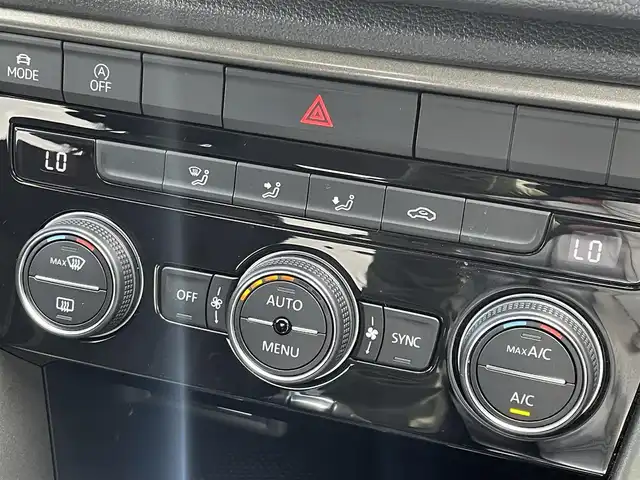 フォルクスワーゲン ＶＷ Ｔ－ロック TDI スタイル デザインPKG 東京都 2021(令3)年 1.7万km 黒 純正ナビ/フルセグTV/バックモニター/AppleCarplay/android auto/アダプティブクルーズコントロール/デジタルメーター・クラスター/スマートキー/プッシュスタート/LEDヘッドライト/ビルトインETC/純正17インチアルミホイール/アイドリングストップ・ブレーキサポート/レーンアシスト・ブラインドスポット/フロントアシスト・リアトラフィックアラート/アダプティブクルーズコントロール