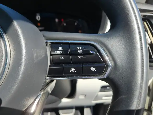 マツダ ＣＸ－６０ XD HV プレミアムモダン 香川県 2022(令4)年 3.7万km ロジウムホワイトプレミアムメタリック 4WD/パノラマサンルーフ/純正12.3型ナビ/フルセグTV/ハンズフリーパワーバックドア/レーダークルーズコントロール/パーキングセンサー/i-ACTIVSENSE/・スマートブレーキサポート/・誤発進抑制制御/・車線逸脱警報システム/・降車支援機能付ブラインドスポットモニタリング/・レーンキープアシストシステム/・緊急時車線維持支援/・前後接近車両検知/・クルージングトラフィックサポート/・交通標識認識システム/・ドライバー異常時対応システム/アクティブドライビングディスプレイ/アダプティブLEDヘッドランプ/ターボ/本革巻きステアリング/ステアリングヒーター/パドルシフト/ピュアホワイトナッパ革シート/全席シートヒーター/前席パワーシート/前席ベンチレーション/運転席ドライバーパーソナライズ/純正20インチアルミホイール/アドバンストキーレスエントリーシステム/禁煙車