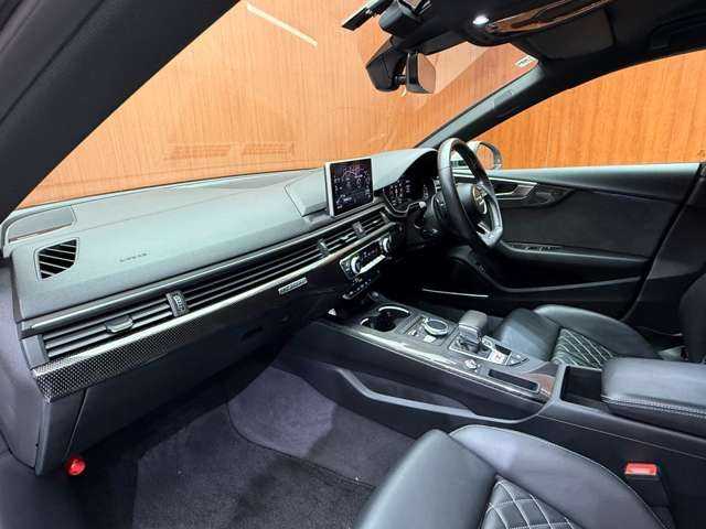 アウディ Ｓ５ スポーツバック 千葉県 2018(平30)年 5万km グレイシアホワイトメタリック レザーＰＫＧ　/Ｂａｎｇ　/Ｏｌｕｆｓｅｎサウンド　/マトリクスＬＥＤ　/バーチャルコックピット　/ＡＣＣ/ナビ　/ＴＶ　/Ｂカメラ　/Ｂｌｕｅｔｏｏｔｈ接続　/シートＨ　/電動リアゲート　/衝突軽減Ｂ　/ＢＳＭ　/ＬＫＡ