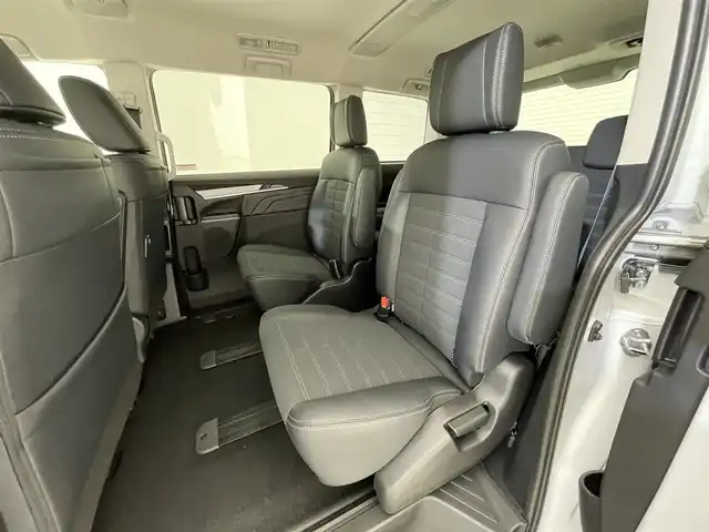 三菱 デリカＤ：５ シャモニー 滋賀県 2025(令7)年 0.1千km 白Ⅱ 届出済み未使用車/全方位カメラ/両側パワースライドドア/ハーフレザーシート/追従クルーズコントロール/ブラインドスポットモニタリング/LEDヘッドライト/オートマチックハイビーム/D席パワーシート/D/Nシートヒーター/ステアリングヒーター/パワーバックドア/AC100V電源/電動パーキングブレーキ/オートブレーキホールド/パドルシフト/プッシュスタート/スマートキー/ステアリングリモコン