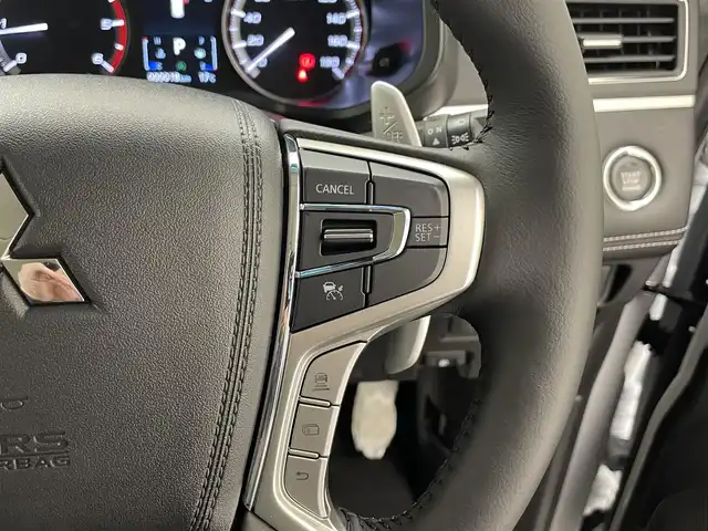 三菱 デリカＤ：５ シャモニー 滋賀県 2025(令7)年 0.1千km 白Ⅱ 届出済み未使用車/全方位カメラ/両側パワースライドドア/ハーフレザーシート/追従クルーズコントロール/ブラインドスポットモニタリング/LEDヘッドライト/オートマチックハイビーム/D席パワーシート/D/Nシートヒーター/ステアリングヒーター/パワーバックドア/AC100V電源/電動パーキングブレーキ/オートブレーキホールド/パドルシフト/プッシュスタート/スマートキー/ステアリングリモコン