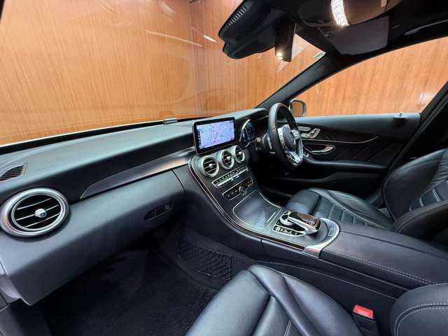 メルセデス・ベンツ Ｃ２２０ｄ アバンギャルド　AMGライン 千葉県 2018(平30)年 5.7万km ダイヤモンドホワイト レザーＥＸＣ　/パノラマＳＲ　/純正ナビ　/バックカメラ　/ＨＵＤ　/ＡＣＣ　/ＢＳＭ　/黒革　/シートヒーター　/パワーシート　/ＬＥＤヘッドライト　/ハイビームアシスト　/Ｂｕｒｍｅｓｔｅｒ　/電動リアゲート