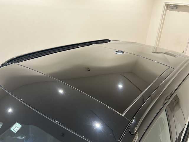 プジョー プジョー ２００８ GT ブルー HDi 新潟県 2022(令4)年 3.7万km 白 パノラミックスライディングルーフ/標準装備/アクティブクルーズコントロール/レーンポジショニングアシスト/ブラインドスポットモニター/フルLEDヘッドライト/LEDデイタイムランニングライト/LEDリアコンビネーションランプ/インテリジェントハイビーム/3Dデジタルヘッドアップインストルメントパネル/PEUGEOT i-Connect :10インチタッチスクリーン/・FM・AMラジオ/USB/Bluetooth/PEUGEOTミラースクリーン/・Apple CarPlay/Android Auto/電動格納ブラックドアミラー/ブラックダイヤモンドルーフ（ツートーンボディカラー）/ルーフレール/シートヒーター
