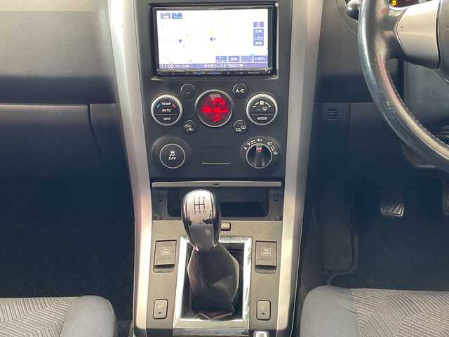 スズキ エスクード XG 埼玉県 2015(平27)年 17.1万km クエーサーグレーメタリック 5MT/社外ナビ/　　CD/DVD/BT/フルセグTV/バックカメラ/クルーズコントロール/HIDオートライト/シートヒーター/純正17インチAW/スマートキー/ETC/禁煙車