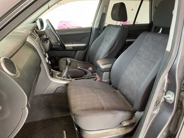 スズキ エスクード XG 埼玉県 2015(平27)年 17.1万km クエーサーグレーメタリック 5MT/社外ナビ/　　CD/DVD/BT/フルセグTV/バックカメラ/クルーズコントロール/HIDオートライト/シートヒーター/純正17インチAW/スマートキー/ETC/禁煙車