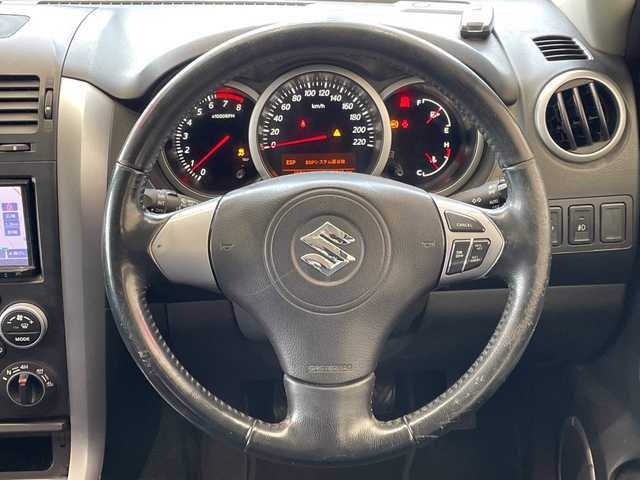 スズキ エスクード XG 埼玉県 2015(平27)年 17.1万km クエーサーグレーメタリック 5MT/社外ナビ/　　CD/DVD/BT/フルセグTV/バックカメラ/クルーズコントロール/HIDオートライト/シートヒーター/純正17インチAW/スマートキー/ETC/禁煙車