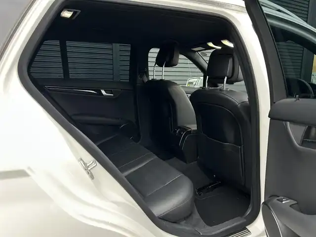 メルセデス・ベンツ Ｃ２００ ブルーエフィシェンシーW AVG 茨城県 2013(平25)年 4.8万km ポーラホワイト レ-ダーセ-フティパッケージ /ACC /黒革 /シートヒーター /ナビ /12セグ /BT/USB/DVD /バックカメラ /レーンアシスト /ブラインドスポットアシスト /M付パワーシート /ETC/純正17インチAW /ルーフレール /禁煙車